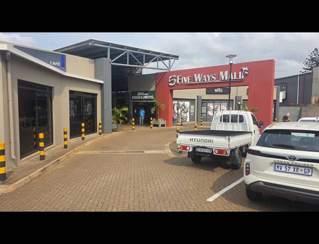351M² RETAIL TO LET IN FAIRVIEW
